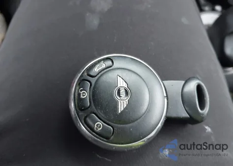 2011 Mini Cooper из США, поврежденный, VIN WMWZN3C59BTZ89447